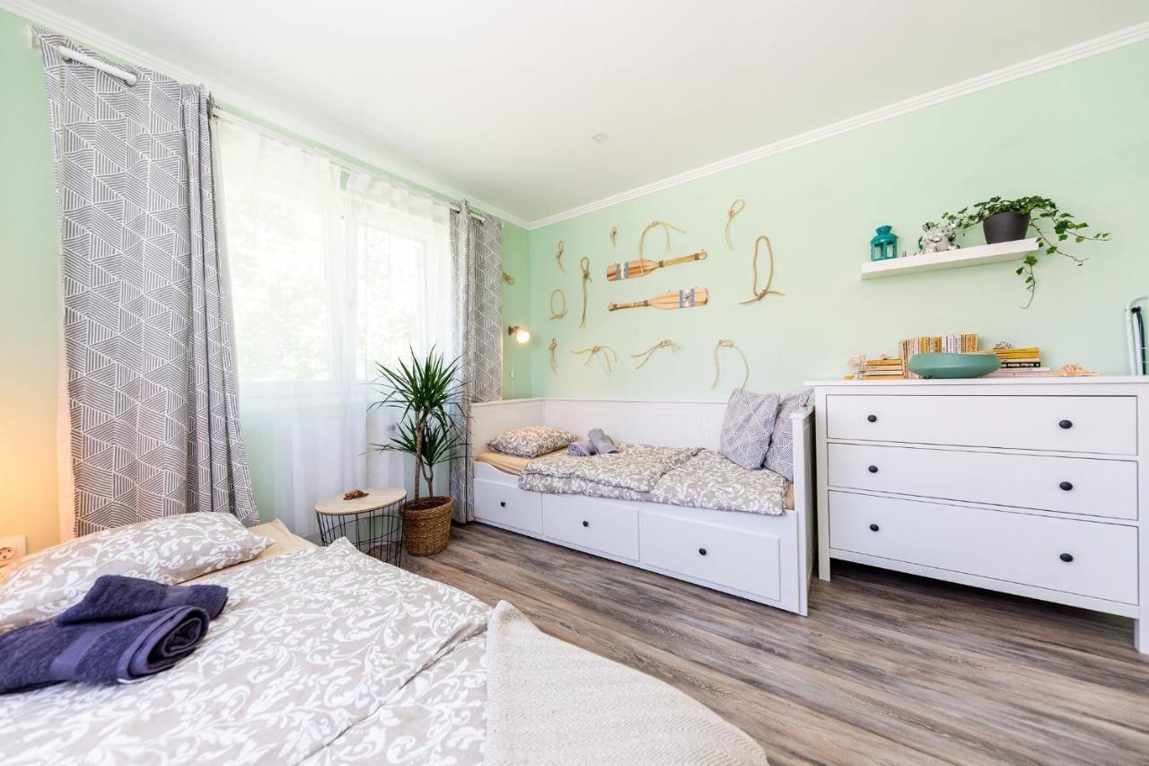 Berrybay Holidayhome Balatonkeresztur Bagian luar foto