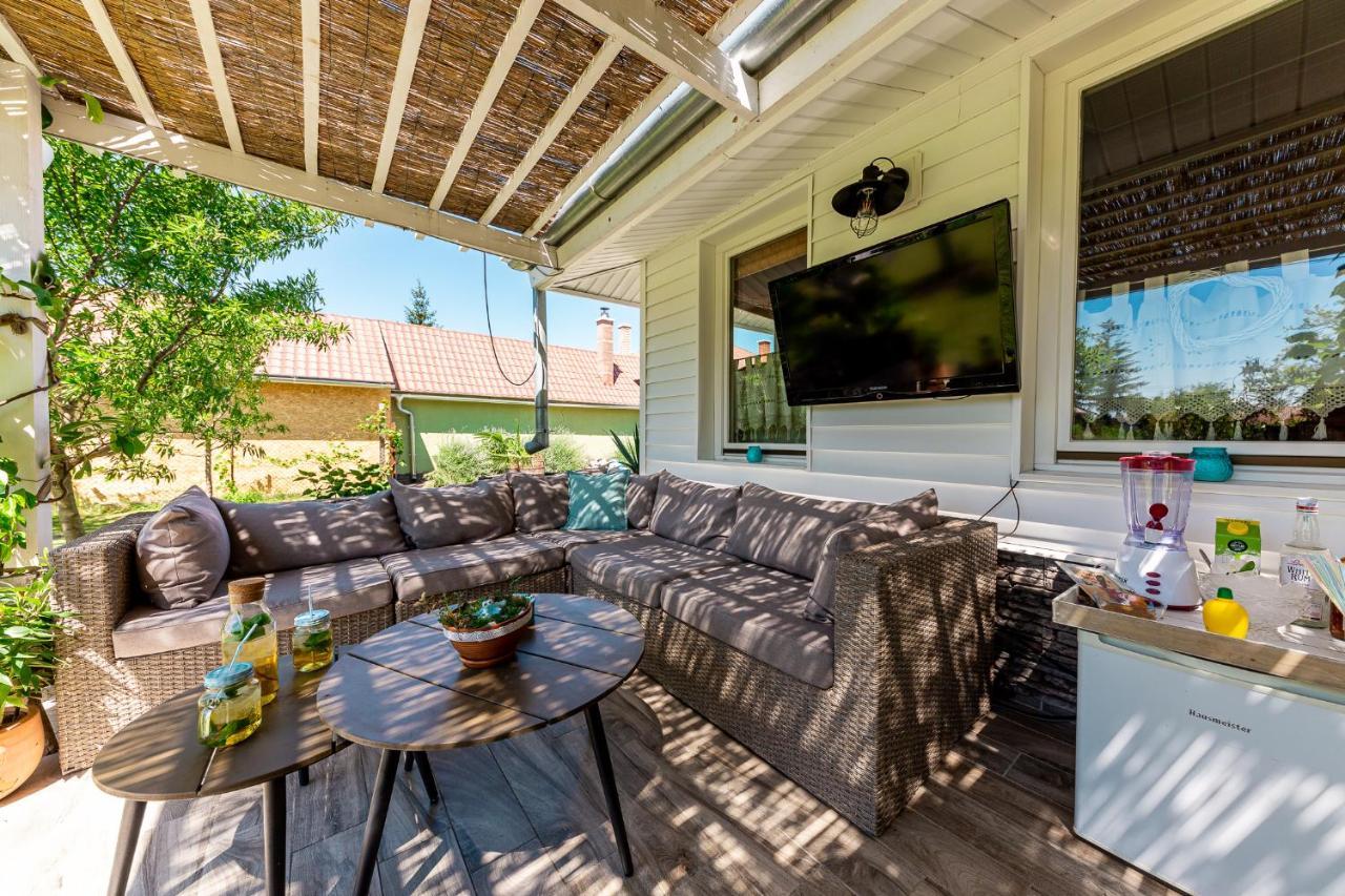 Berrybay Holidayhome Balatonkeresztur Bagian luar foto