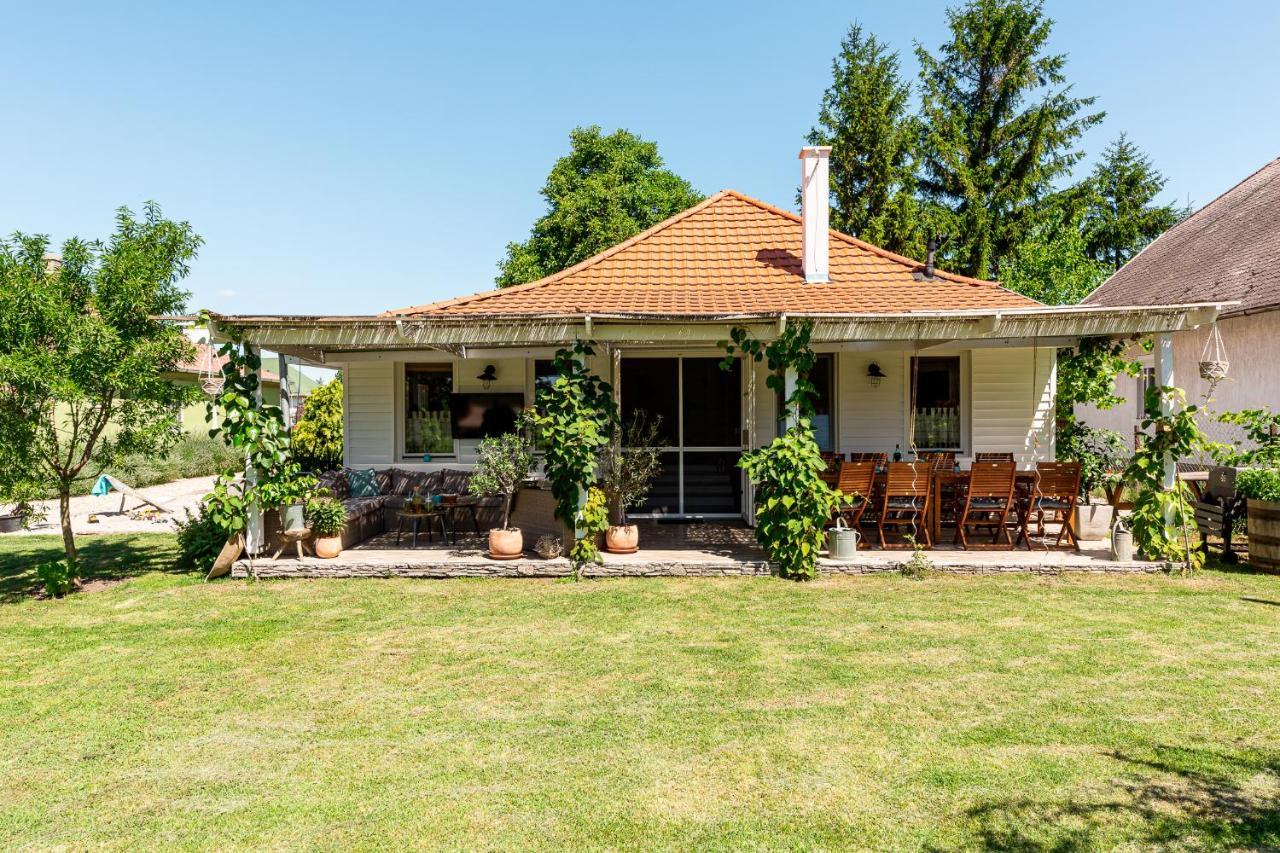 Berrybay Holidayhome Balatonkeresztur Bagian luar foto