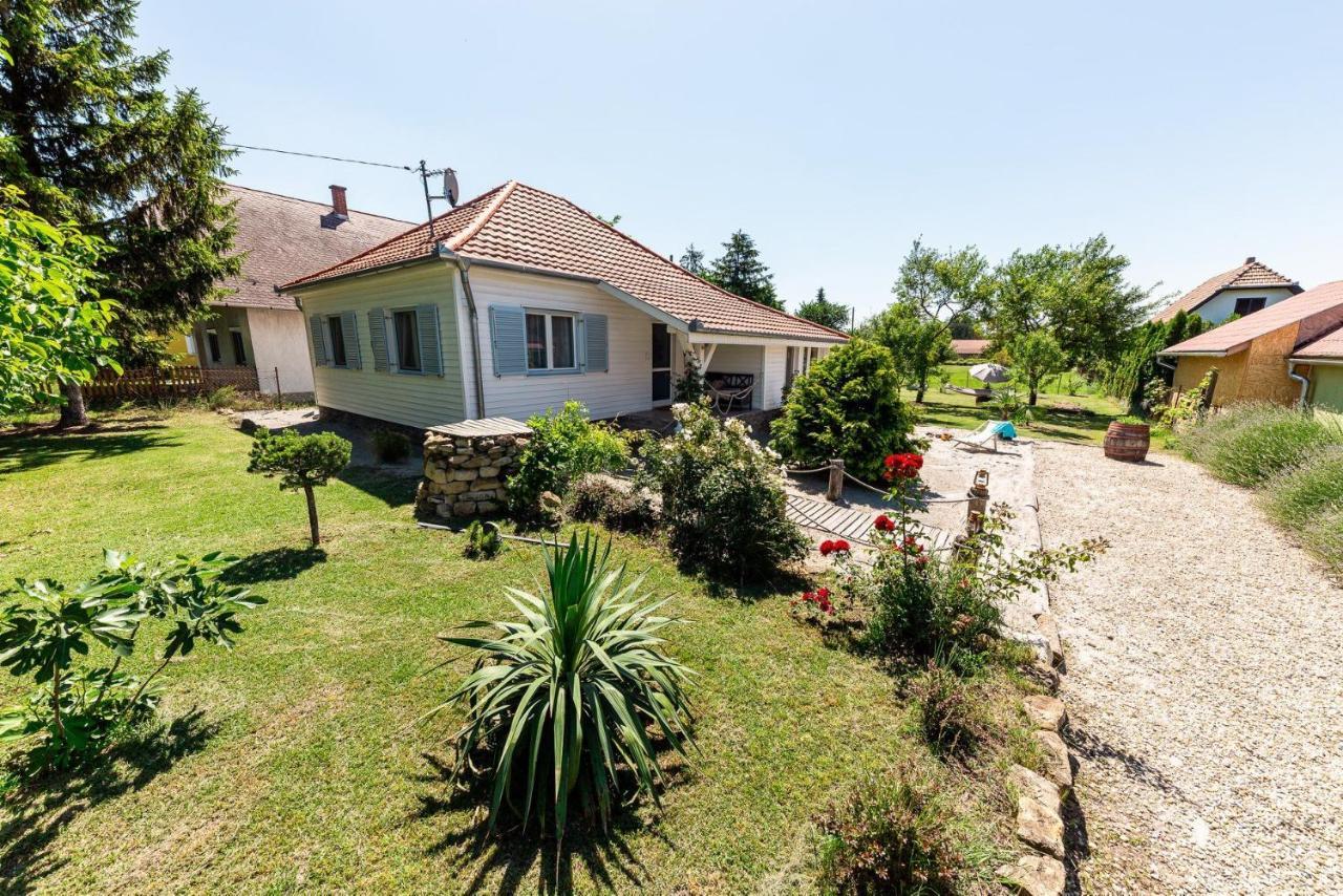 Berrybay Holidayhome Balatonkeresztur Bagian luar foto
